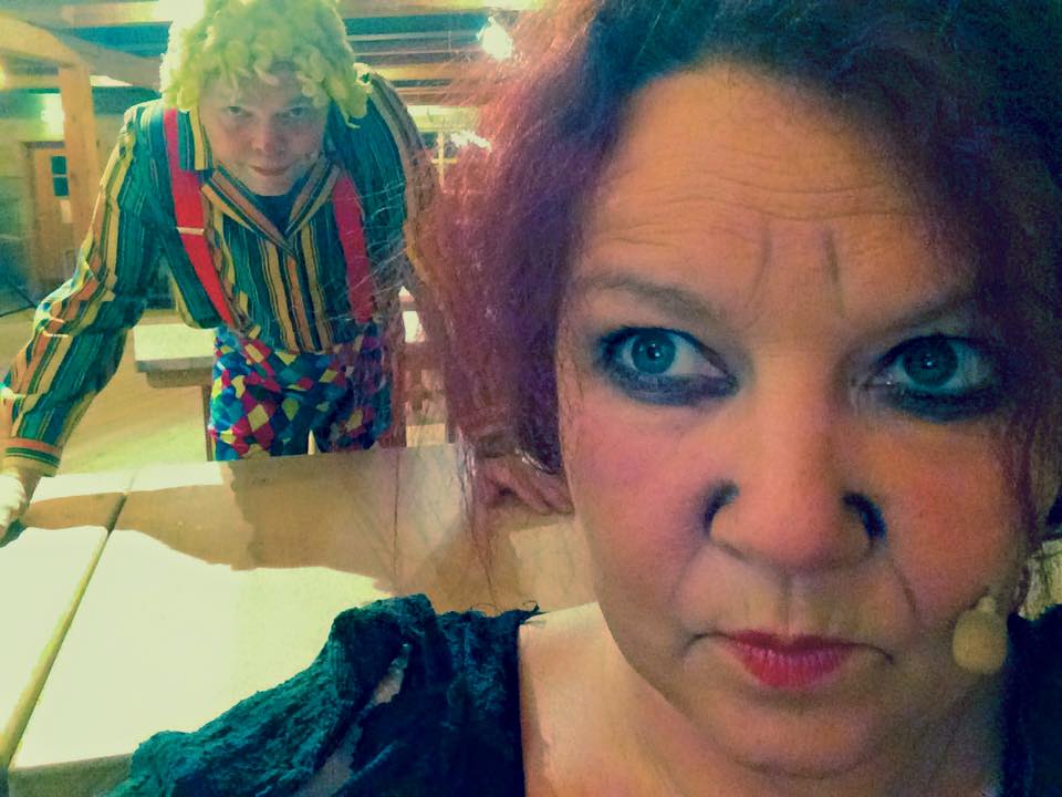 heksagon og boboz venter på unga