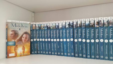 Bokhylle med komplett serie