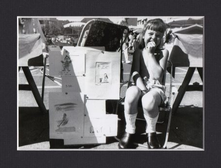 1986: Eline 5 år på Tønsberg Torg. Et bilde sier mer enn tusen ord …