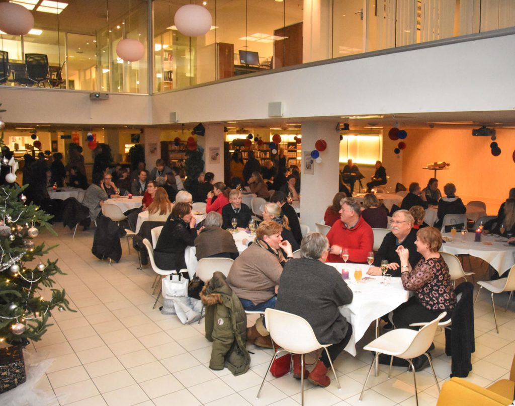 Hundre gjester koste seg på lansering